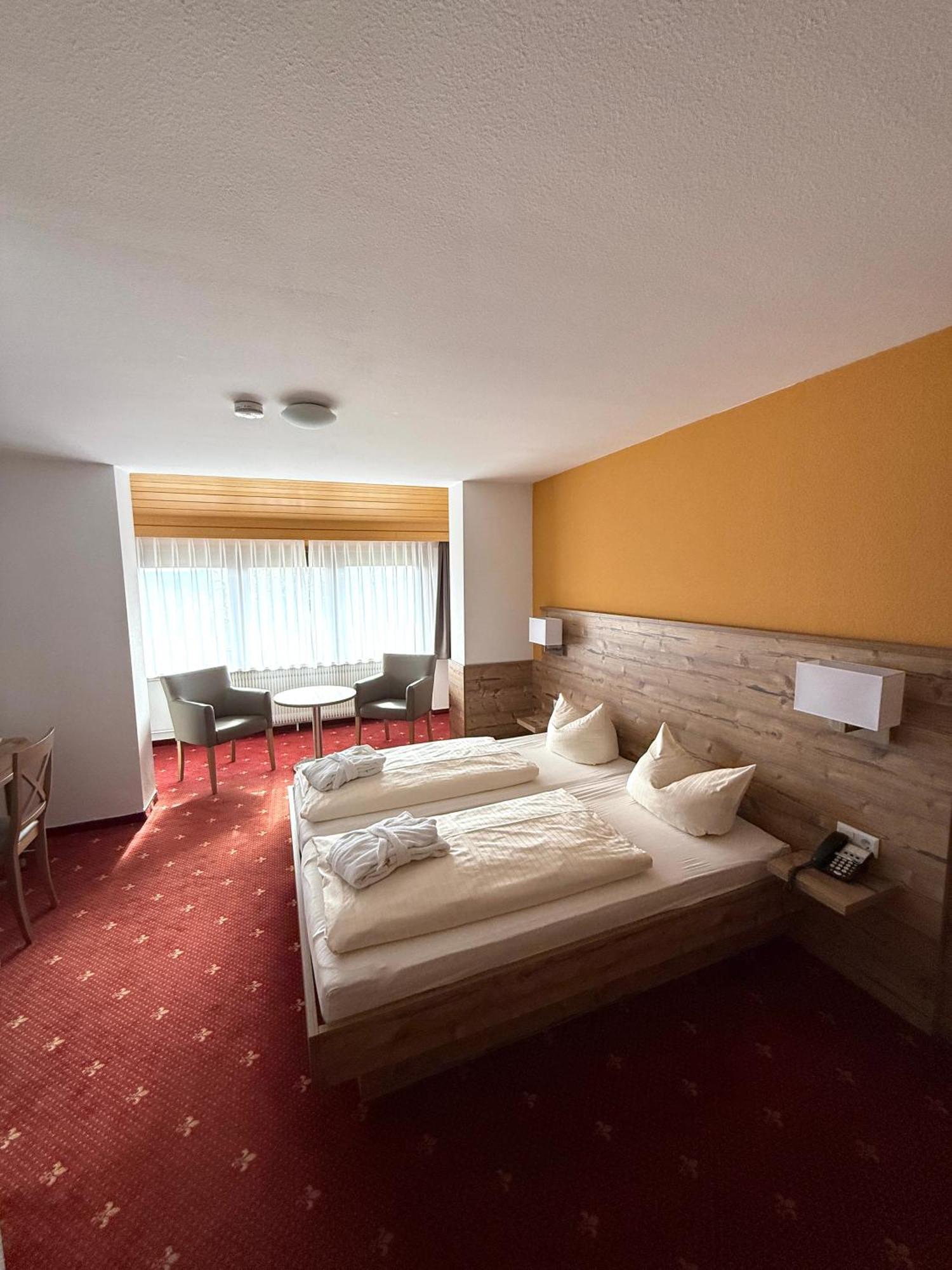 Hotel Traube Loßburg エクステリア 写真
